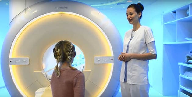 Services de conseil Philips Healthcare et solution Ambient Experience intégrée au tunnel IRM