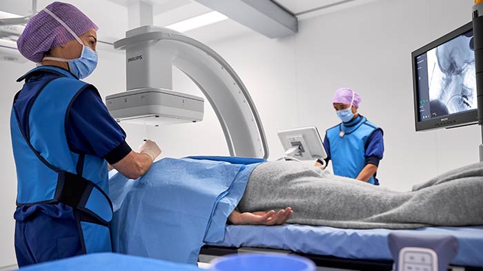 Mobiele C-bogen voor pijnbestrijding