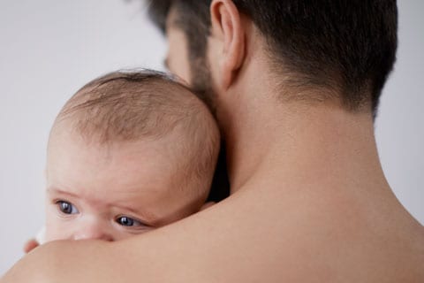 Verborgen reflux bij baby's: symptomen & tips