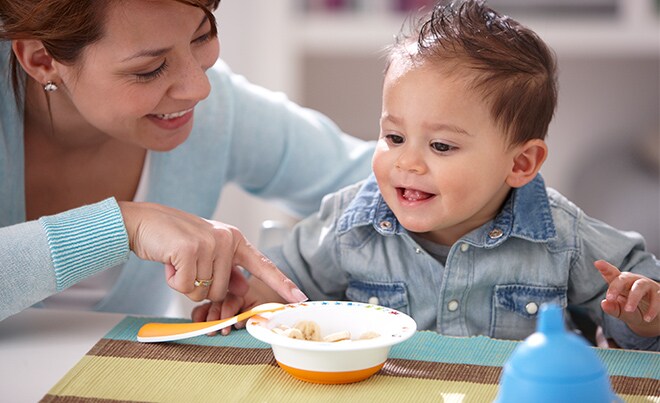 Choix des aliments en plus gros morceaux pour votre bébé