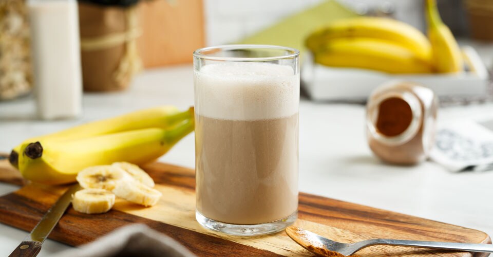 Recept voor een eiwitrijke smoothie vóór het sporten