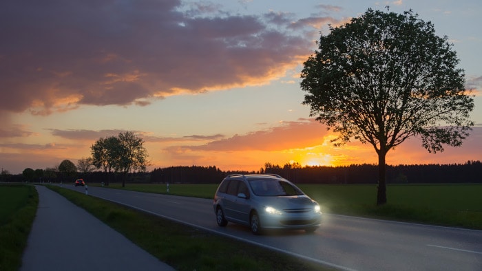 weg in de zonsondergang