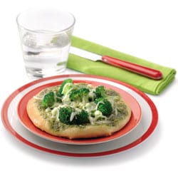 Minipizza's met basilicum en broccoli 