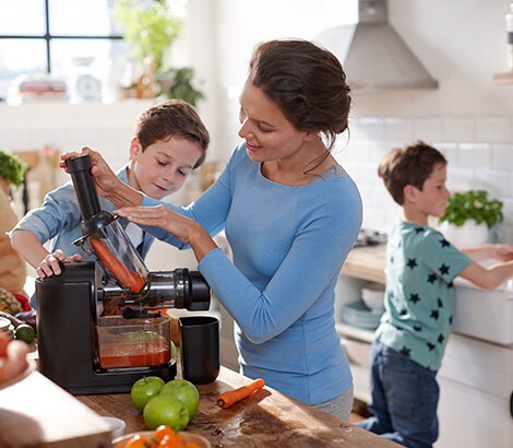 Juicer, kids, carrots