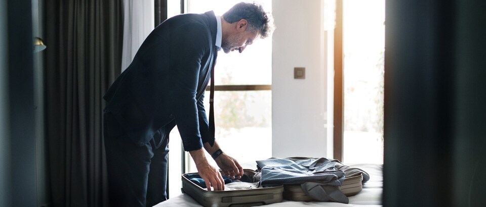 Techniques de pliage de vêtements pour valise