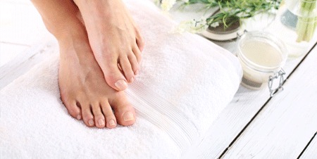 Pédicure à domicile : chouchoutez vos pieds en 4 étapes