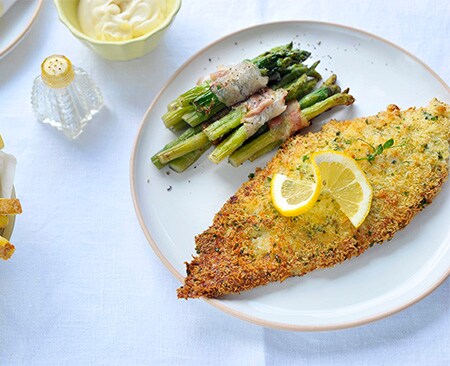 Tongfilet met friet en asperges