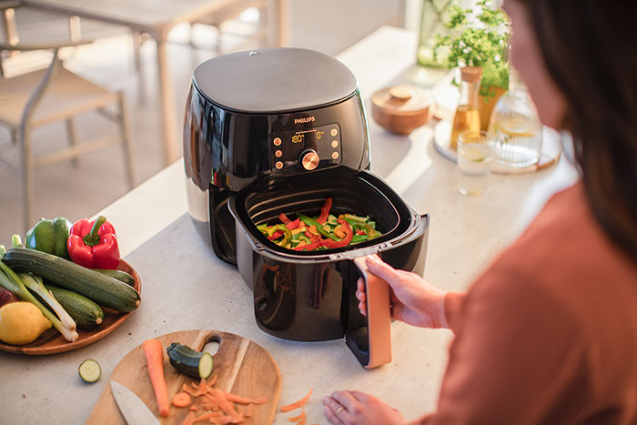 The new Philips Airfryer XXL with Smart Sensing Technology