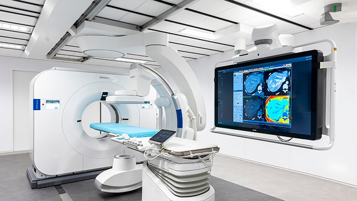 Philips werkt samen met toonaangevende ziekenhuizen om zijn spectrale CT in de operatiekamer beschikbaar te maken