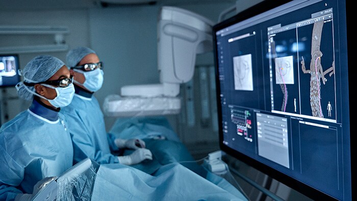 Vaatchirurgen van het MUMC+ gebruiken als eerste ter wereld Philips LumiGuide aangedreven door FORS technologie
